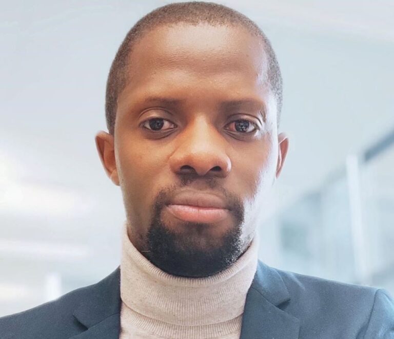 Trois questions à Pape Serigne Sylla, socio-anthropologue : « ça coince dans la campagne de vaccination parce que celle-ci n’intègre pas la dimension communautaire » (Entretien)
